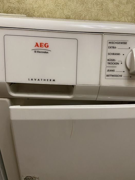 Продам сушильну машинку AEG