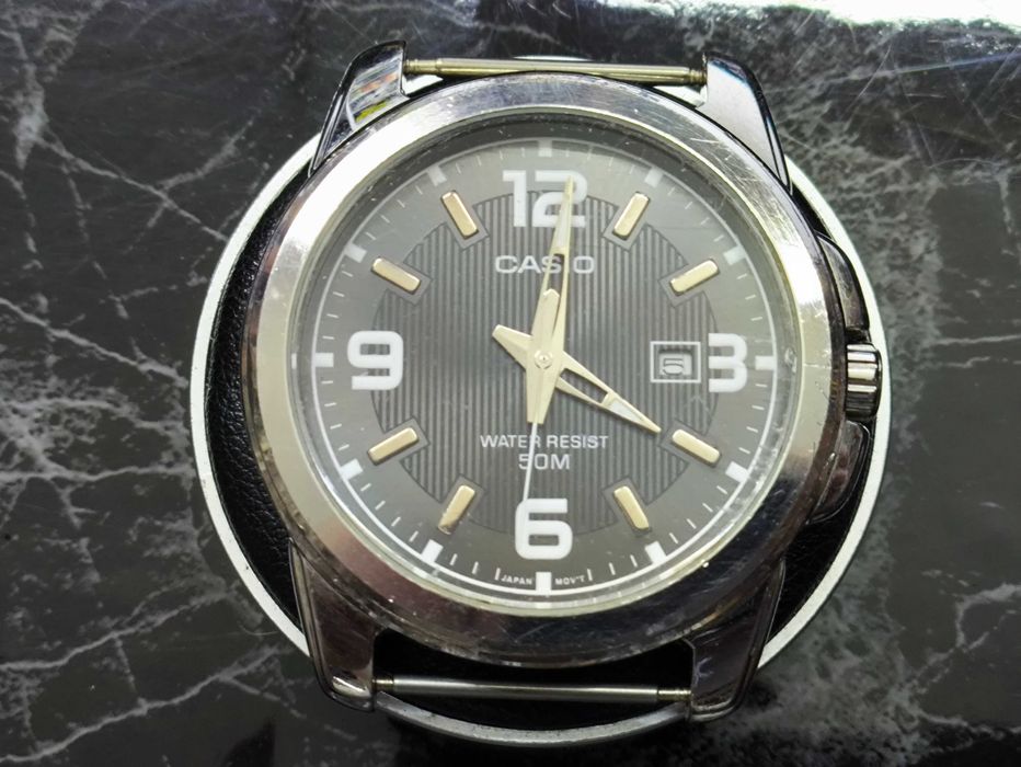 Оригинальные часы Casio в коллекцию или для повседневного использования.