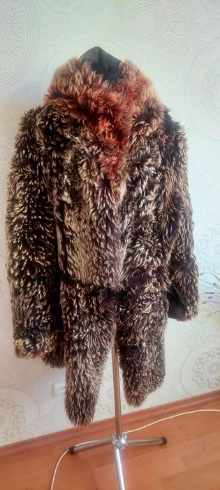 Теплая,натуральная дубленка( коза).