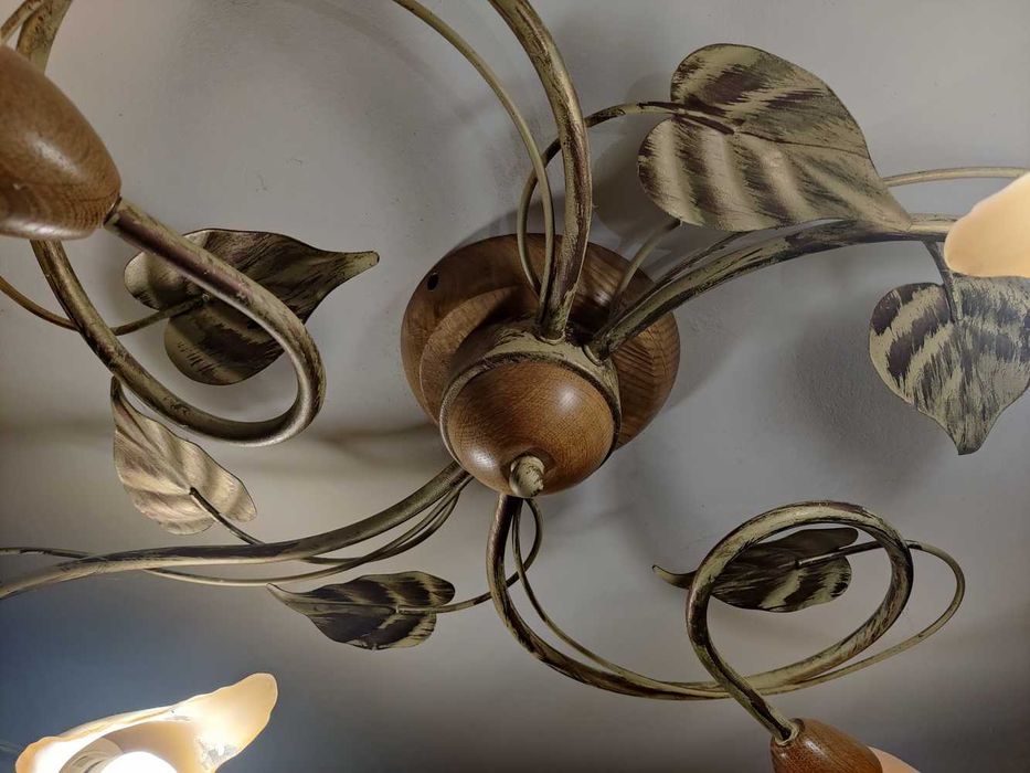 Кована люстра на 4 лампочки