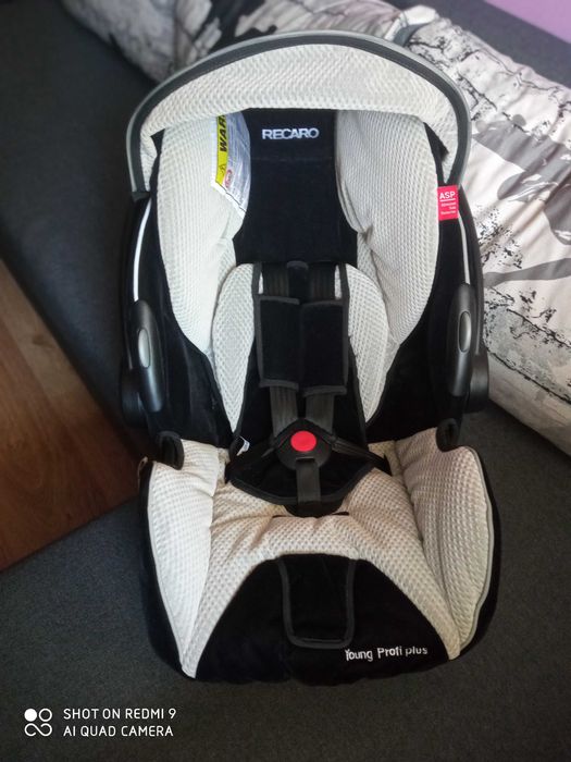 Fotelik samochodowy Recaro Young Profi Plus 0-13 kg nosidełko