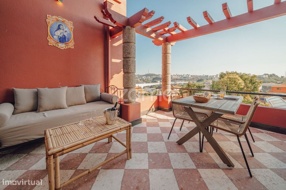 Prédio Art Déco com Alojamento Local no Bonfim, Porto