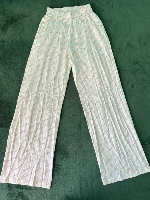 Ace [est.2020] — молочний костюм з кроп-сорочкою, штанами та шортами