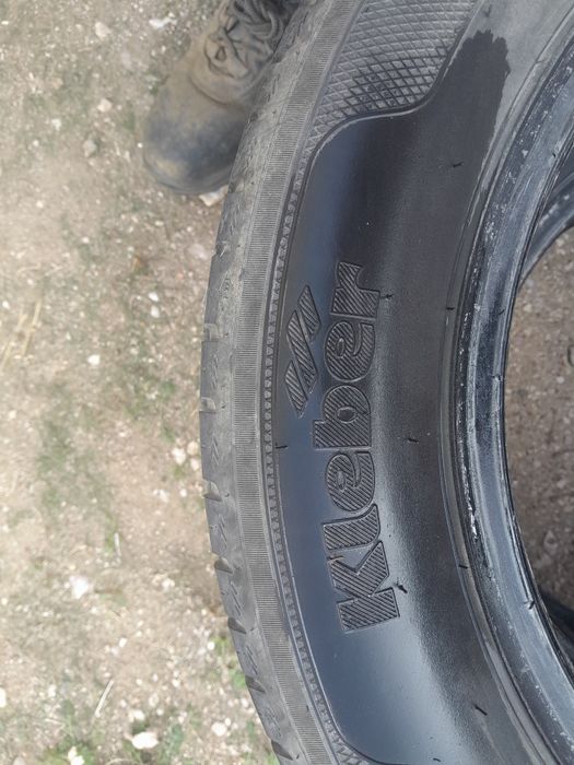 2 pneus 195 60 r15 em bom estado