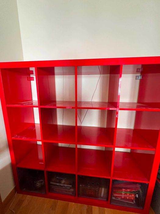 Estante IKEA Kallax 4x4 Vermelho Brilho + 4 Gavetas/Caixas
