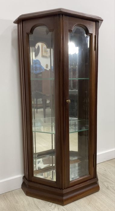 Criataleira / expositor.