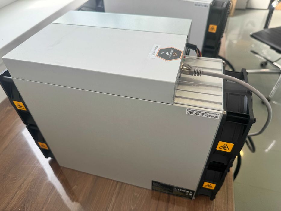 НАЯВНІСТЬ! NEW Asic Antminer S21 200 Th Zynq, Майнер + Гарантія