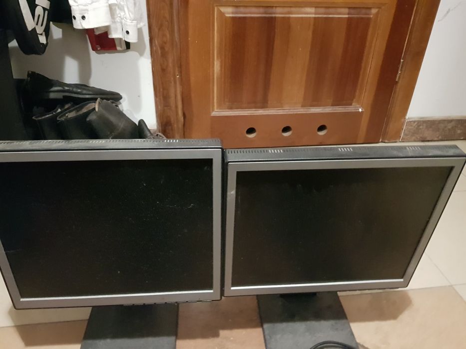 Dwa monitory jako para nec lcd1760nx 17 csli
