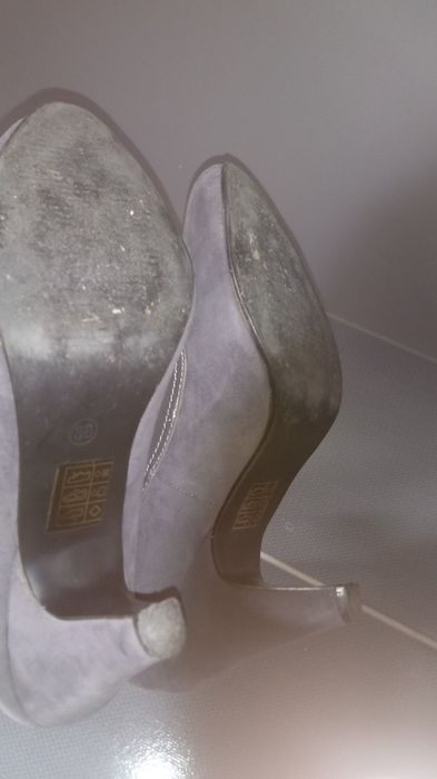 Buty szare 38 na obcasie