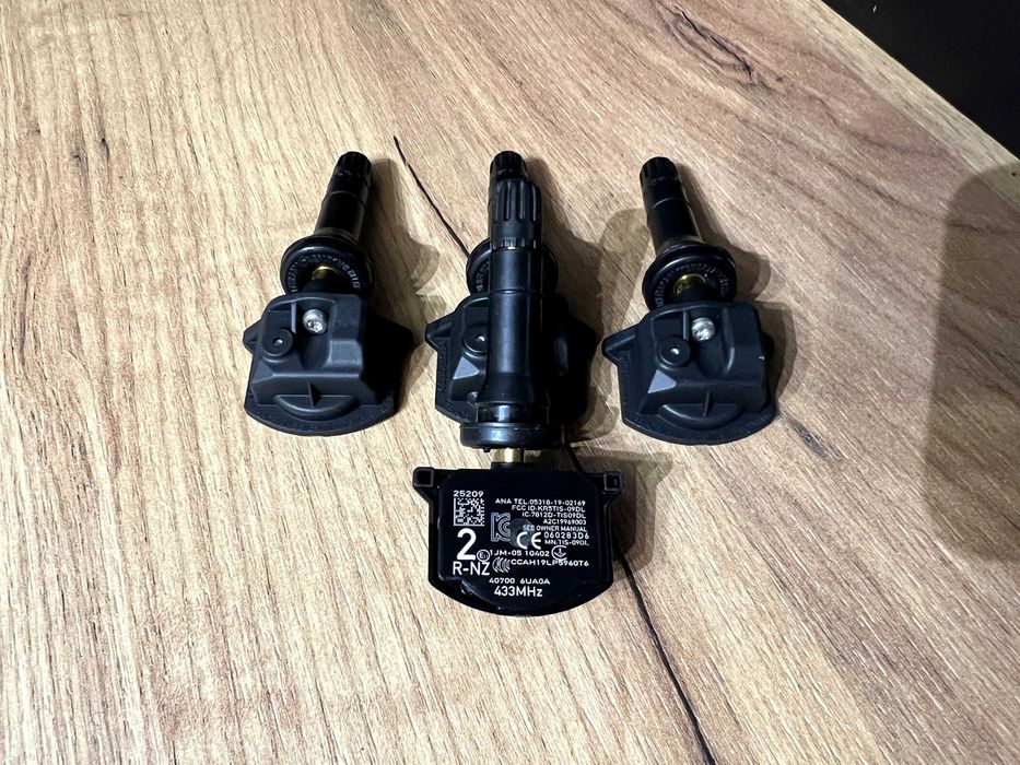 Czujniki ciśnienia opon powietrza Renault^ NISSAN^ TPMS^ Nowe^