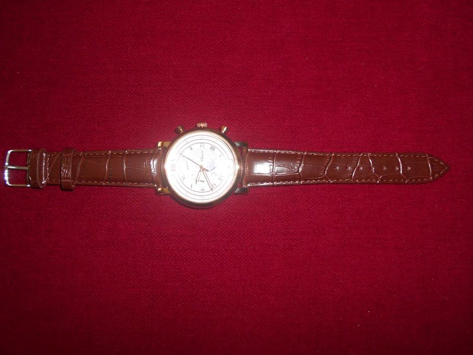 Espetacular relógio Chenxi com cronómetro e bracelete em pele. NOVO.