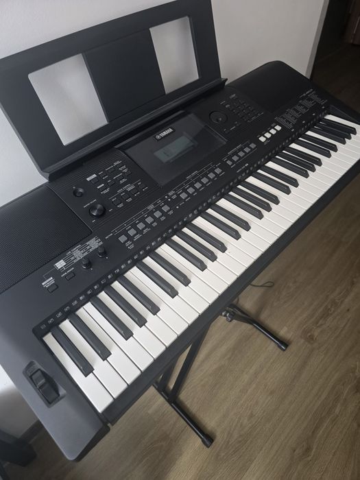 Sprzedam  YAMAHA PSR E463