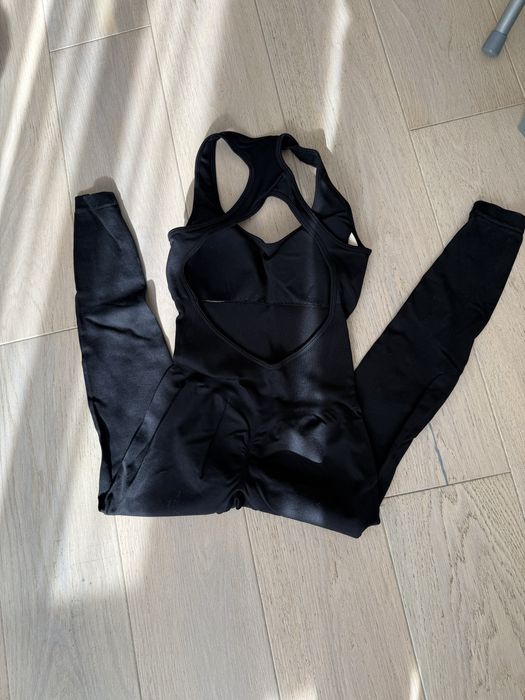 Спортивний комбінезон