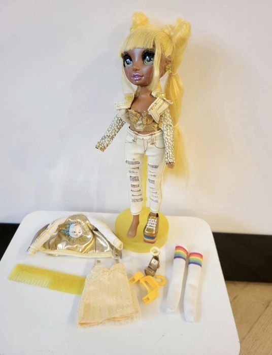 Rainbow High Modna Lalka Sunny Madison + Akcesoria