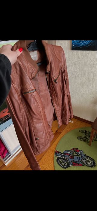 Коричнева шкіряна куртка косуха