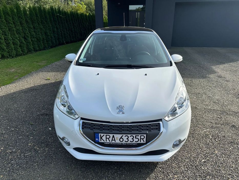 Peugeot 208 Peugeot 208 Allure Niski przebieg dach panoramiczny automat nawigacja