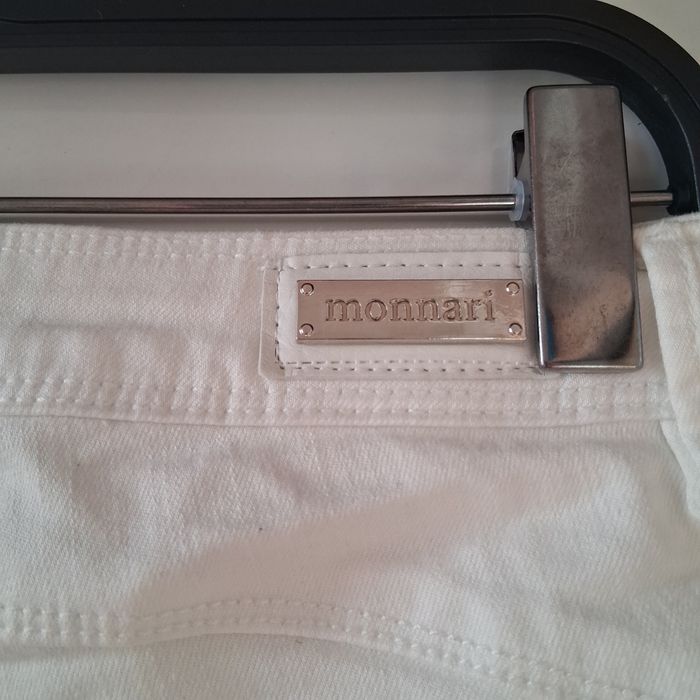 Jeansy białe Monnari