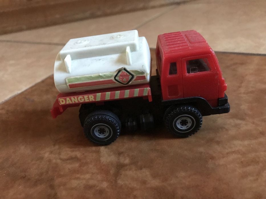 Samochodzik ciężarówka