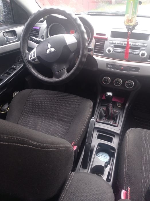 Продам mitsubishi lancer