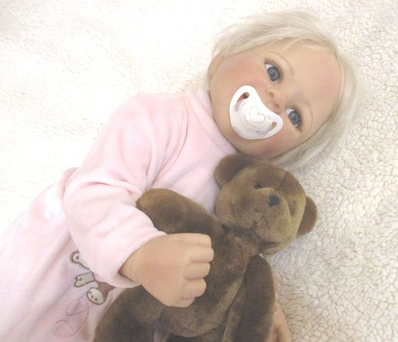 Bebe Reborn em Silicone – menina loira 50cm