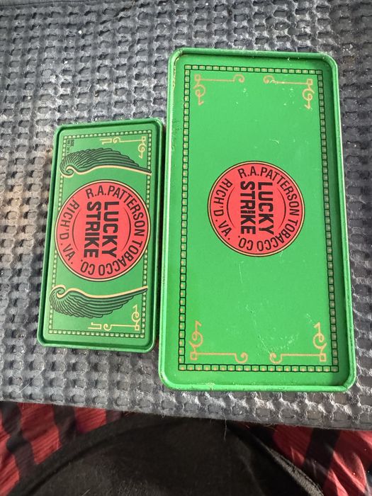 Caixa de Tabaco Lucky  Strike