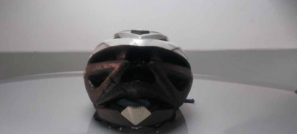Capacete p/ ciclismo/btt/trotineta BELL