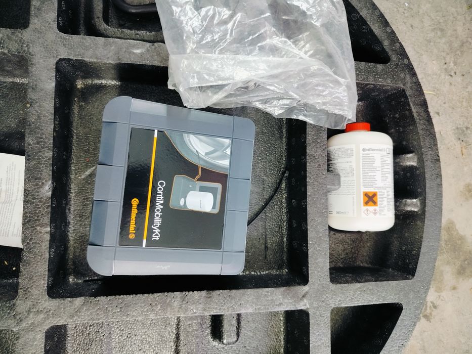 Zestaw naprawczy koła ford c Max II  płyn kompresor styropian hak