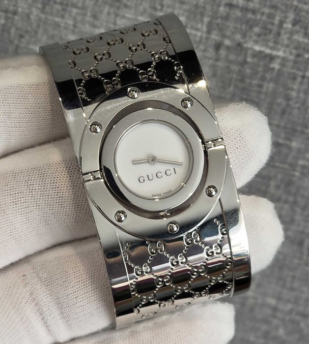 Жіночий годинник Gucci Swiss made