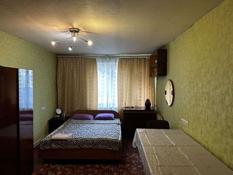 Сдам посуточно гостинку метро Малышева