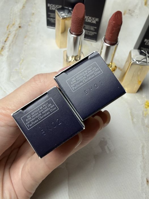 Помада для губ Dior Rouge 100 210