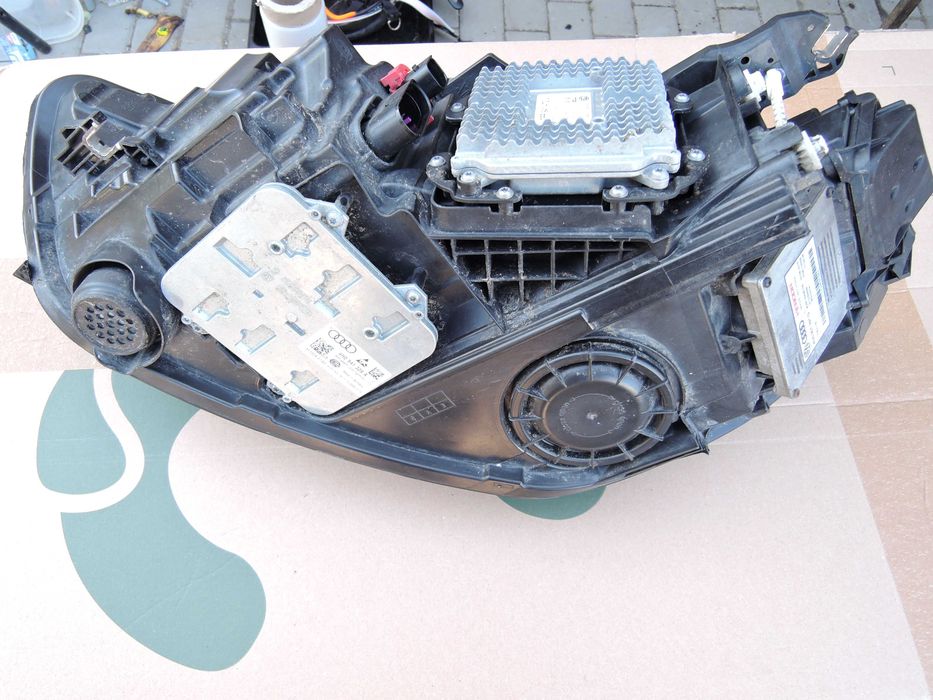 AUDI A6 S6 RS6 4G0.9410.36B MATRIX  lift Lampa prawa  kompletna europa