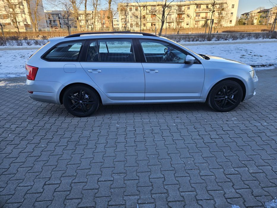 Skoda Octavia 3 Kombi 1.6 TDI Rok 2015 Parktronik Przebieg 169500 km
