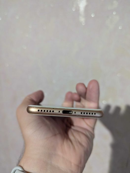 iPhone 8 на 64gb