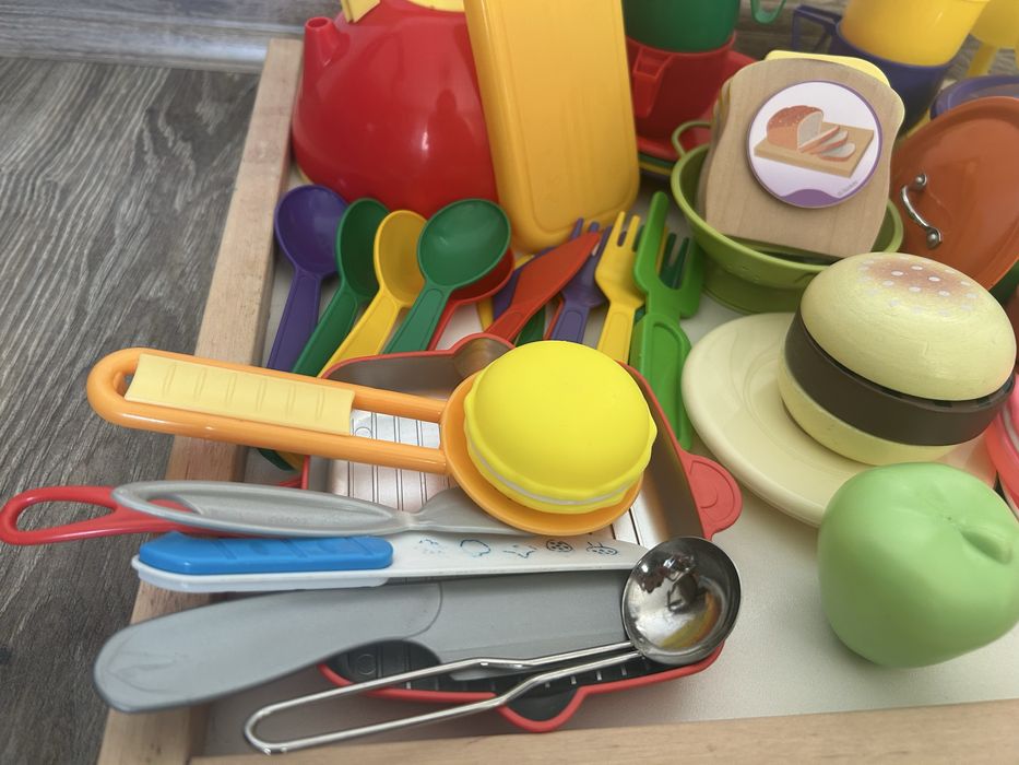 Іграшковий посуд, кухонне приладдя дитяче
