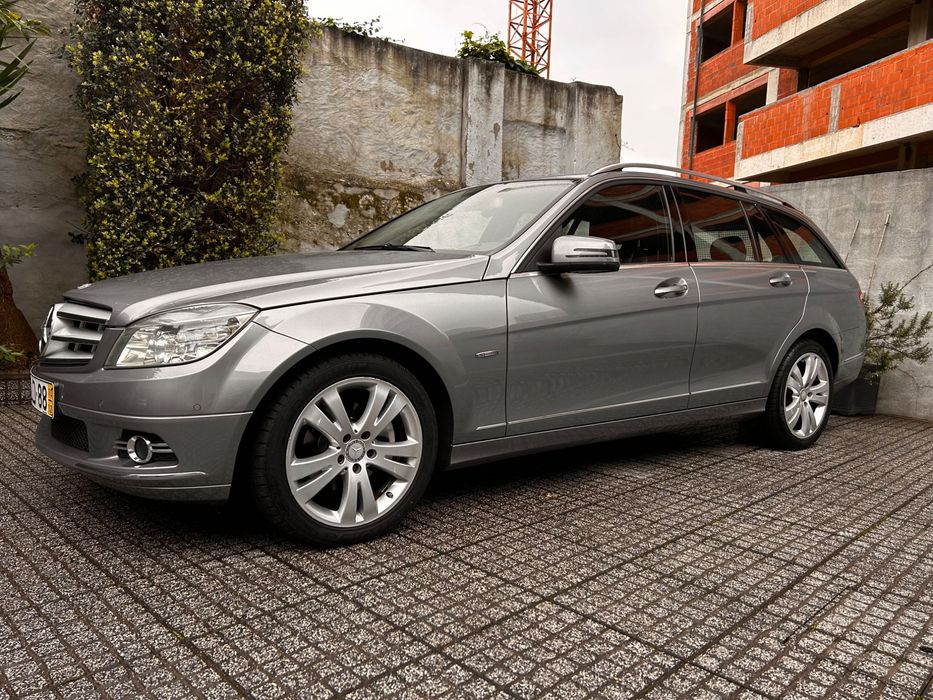 Mercedes C220 Automática528028546263296008