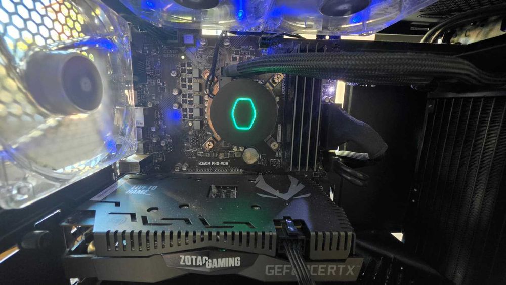 PC [CPU Intel i7-8700 | GPU NVIDIA RTX 2060 | RAM 24GB ] + Monitor Samsung 24'' + Light Bar Xiaomi (Oferta)
