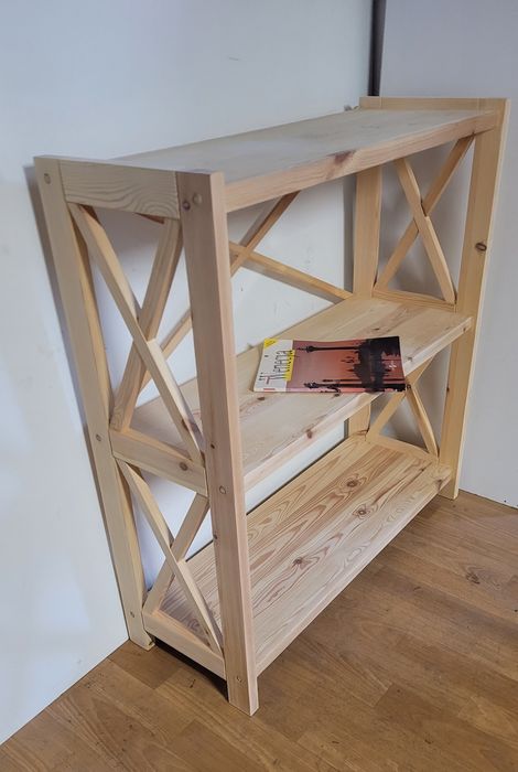 Regał sosnowy wolnostojący