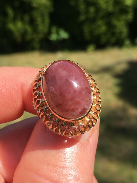 Pierscionek 14 k złoty PRL piękny kamień chalcedon.