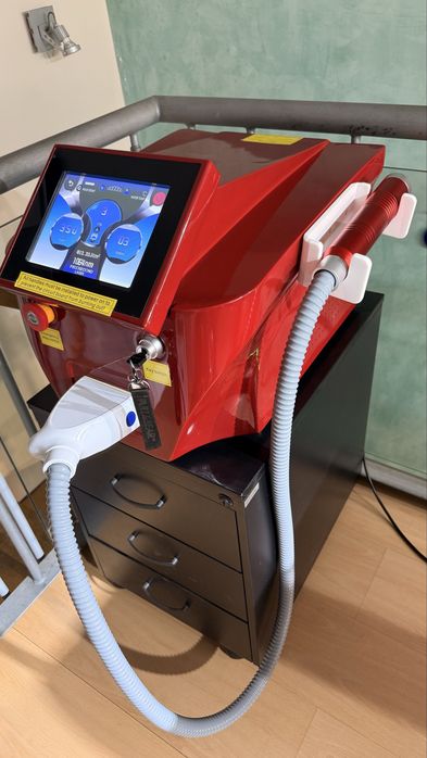 Máquina  Laser remoção de tatuagem, micropigmentação, peeling de carbono.