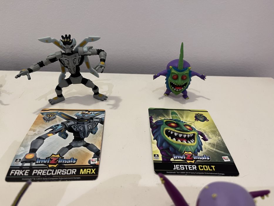 Figuras Invizimals + Templo Uberjackal