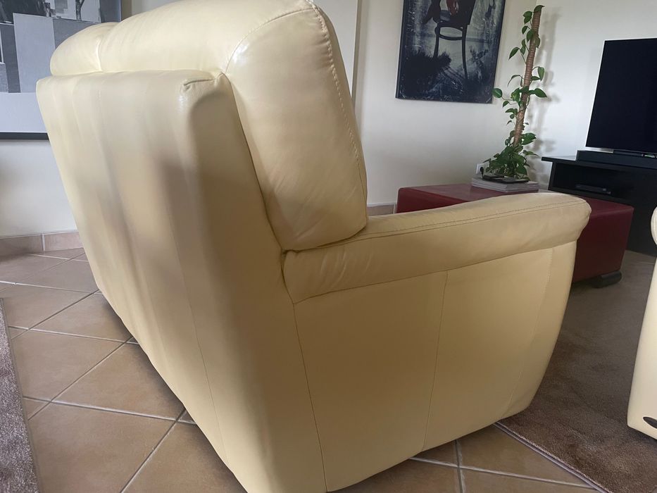 Sofá em pele Chateau D’ax