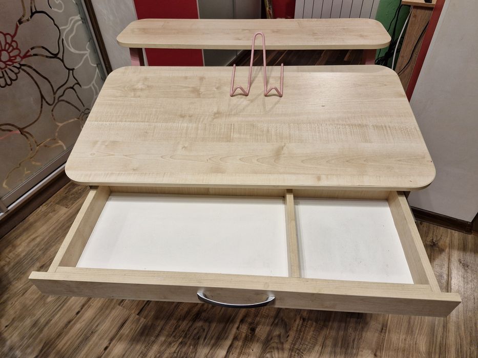 Дитяча парта та ортопедичний стілець