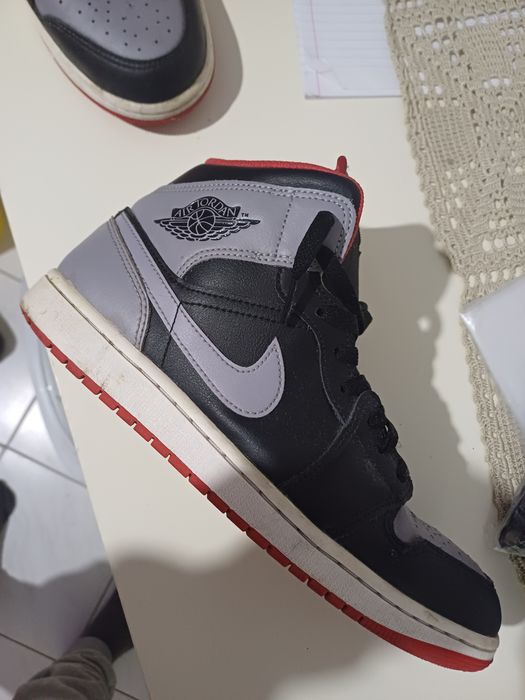 Jordan 1 mid tamanho 44