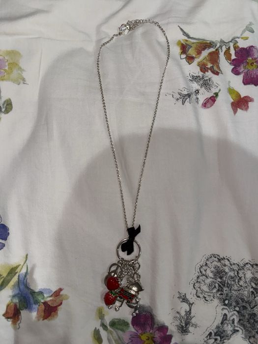 Colar com várias peças