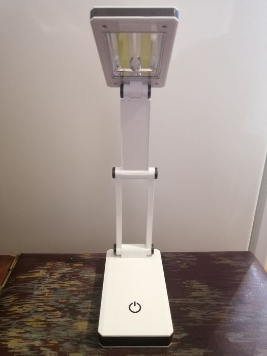 Настольная светодиодная LED лампа