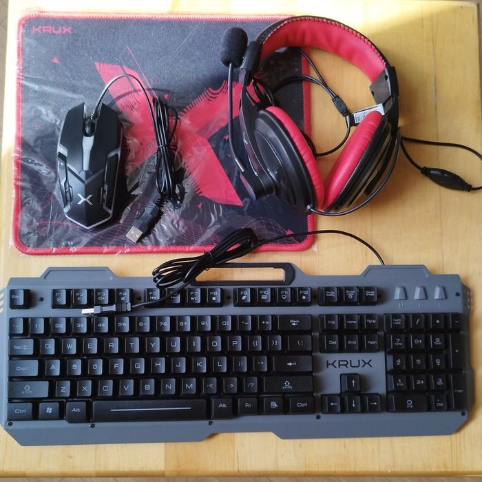 Zestaw dla gracza Krux Atoma 4 in 1 klawiatura, mysz, słuchawkii,.