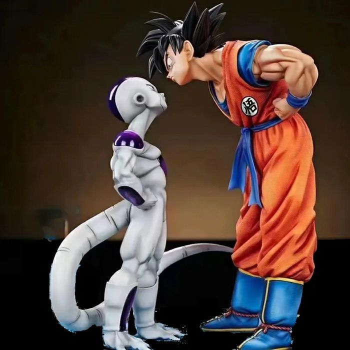 Figuras Son Goku e Freezer Conjunto