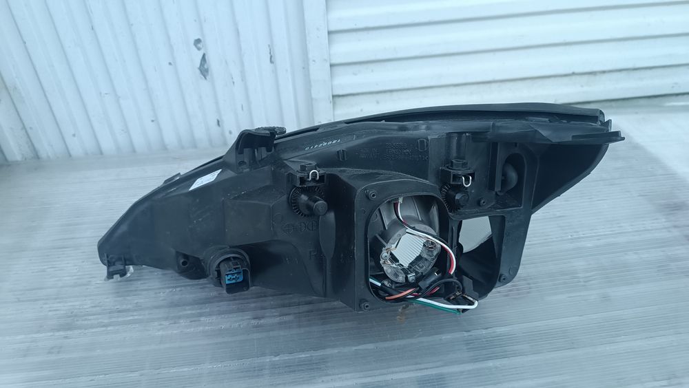 Vendo farol direito de Ford focus ano 1998/2003