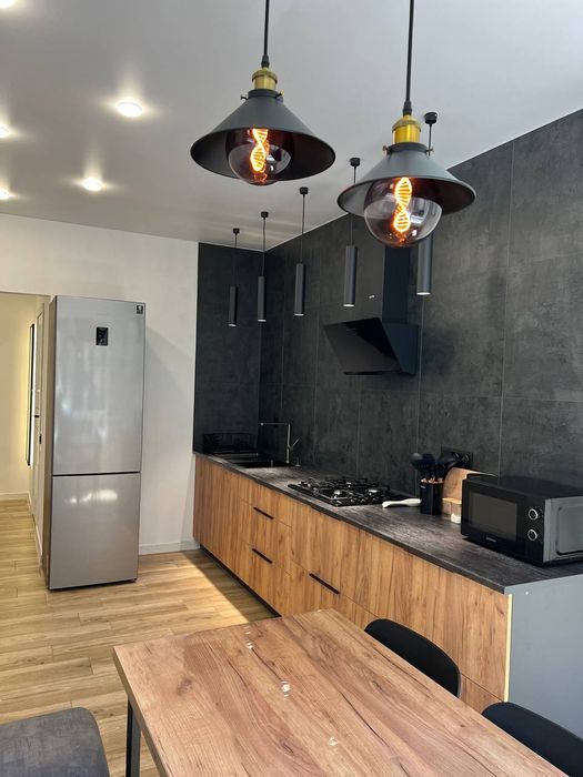 Подобово 1 к. квартира, центр, 6 спальих місць, посуточно Івано-Франкі