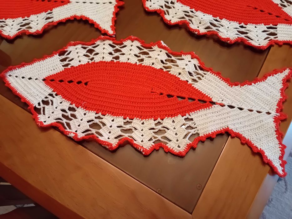 Naperons em renda feitos à mao. NOVOS